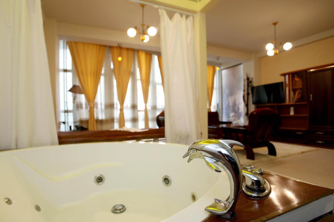 Hotel Xhema Pristina Extérieur photo