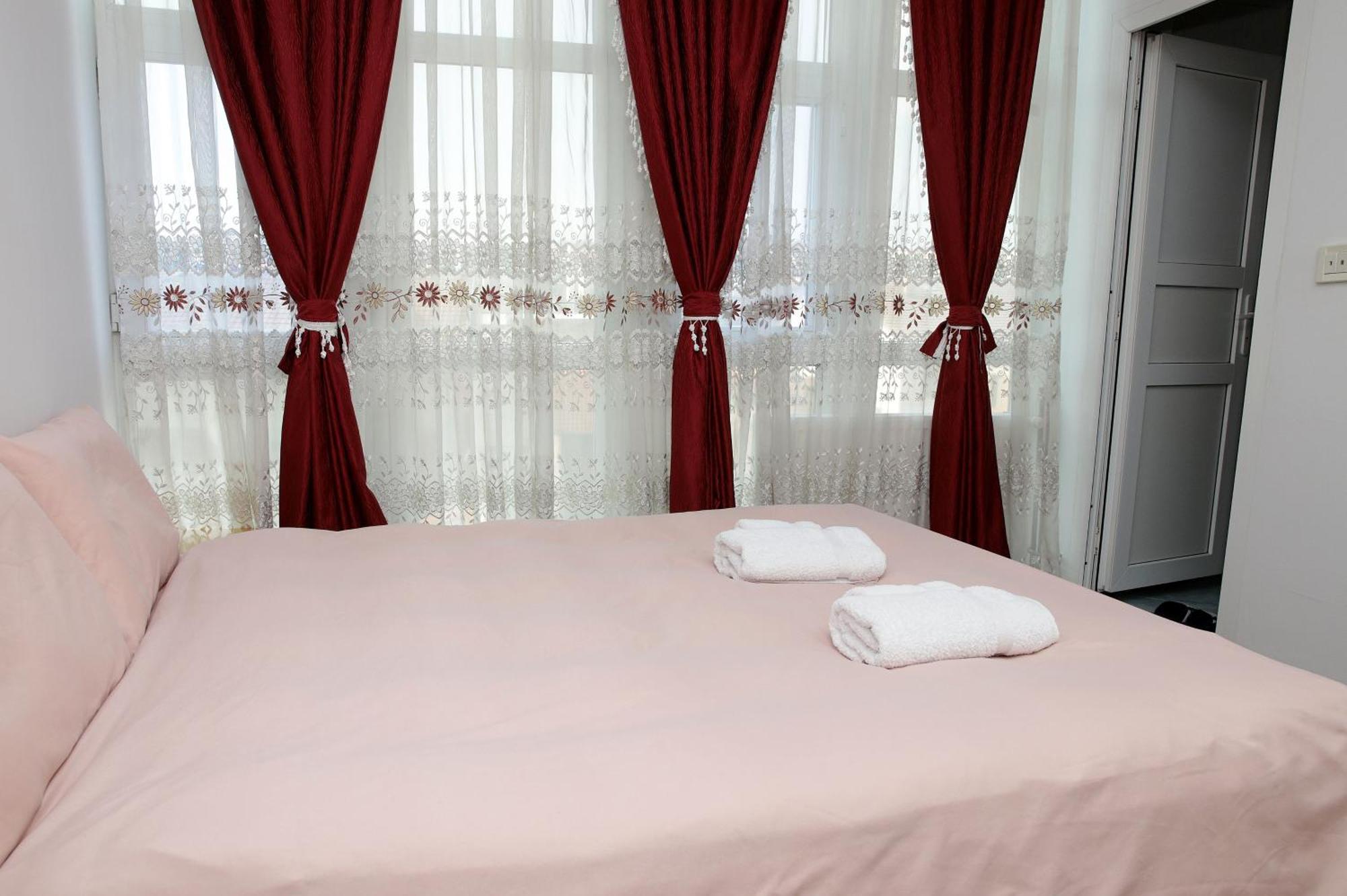 Hotel Xhema Pristina Extérieur photo